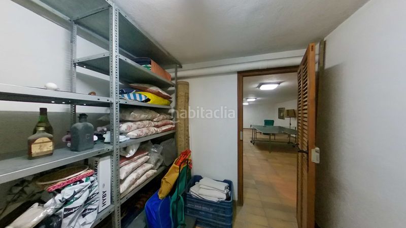 Foto c5fb4b6d-eb7b-44b8-98a7-02fd886dbeab. Casa adossada amb xemeneia calefacció aparcament a Sabadell