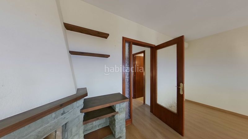 Foto e41304d9-6168-4f6f-b36b-adc008ec8a40. Casa adossada amb xemeneia calefacció aparcament a Sabadell