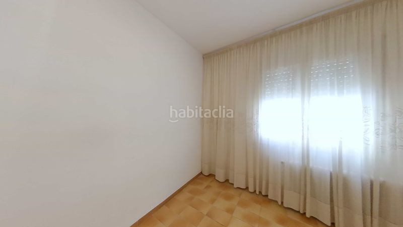 Foto fbc70afe-d3e2-4871-8211-6788a33d4b9a. Casa adossada amb xemeneia calefacció aparcament a Sabadell