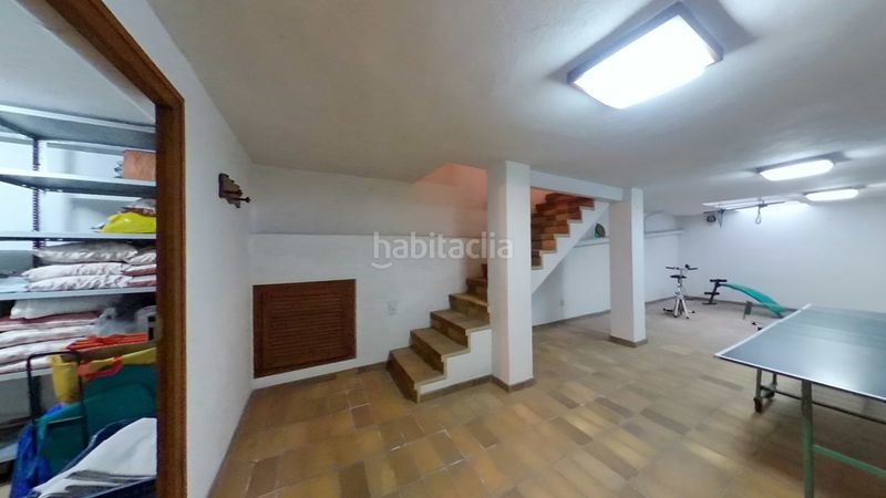 Foto fec83b61-cfe8-4821-8cdb-77a91f056885. Casa adossada amb xemeneia calefacció aparcament a Sabadell