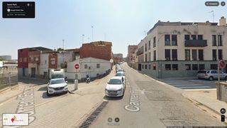 Casa aparellada a Can Puiggener. Casa con sotano o garaje