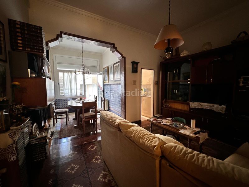 Foto 2340f79d-f64a-416b-8588-080963d1e972. Casa adossada amb xemeneia calefacció a Gràcia Sabadell