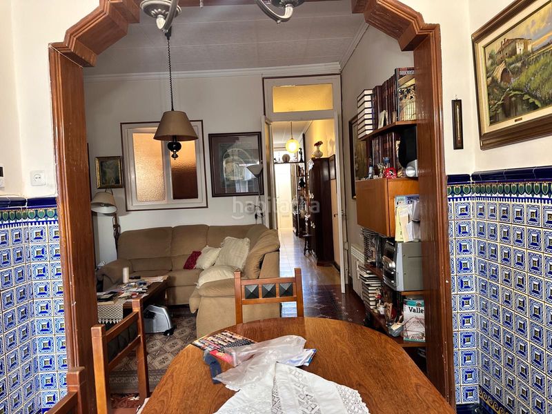 Foto 44947f4b-1b1b-42e3-aef4-f972450036d1. Casa adossada amb xemeneia calefacció a Gràcia Sabadell
