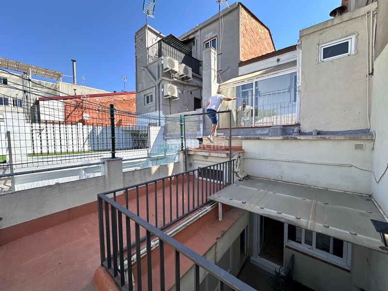 Foto cc9eb721-2312-467d-97af-961a43158d5d. Casa adossada amb xemeneia calefacció a Gràcia Sabadell