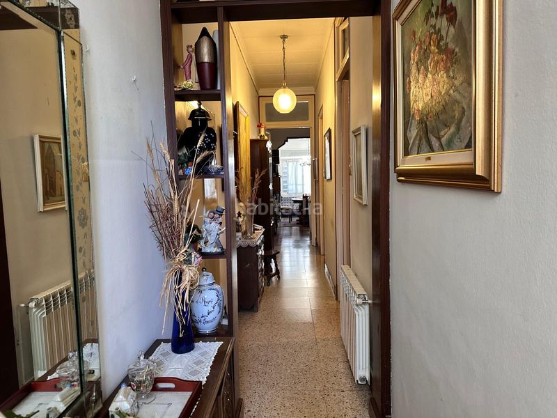 Foto df4051b2-e4e8-4bd7-b8f7-6e6128d2b853. Casa adossada amb xemeneia calefacció a Gràcia Sabadell