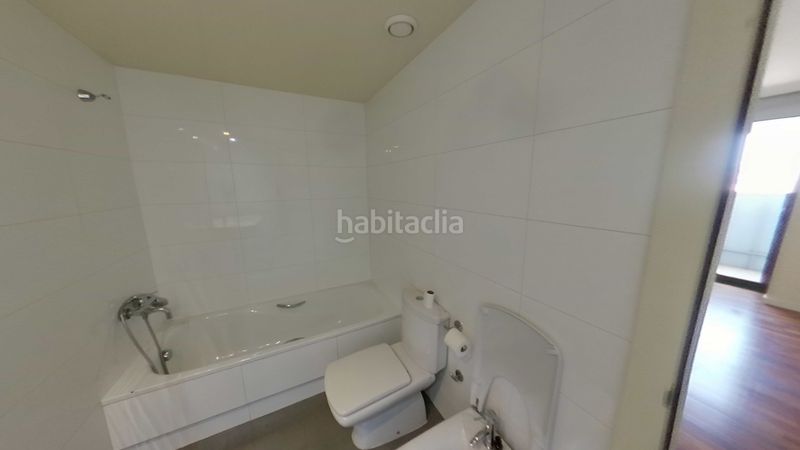 Foto a626f7c9-2c79-4645-a0f9-bab91303d486. Pis amb calefacció aparcament a Covadonga Sabadell