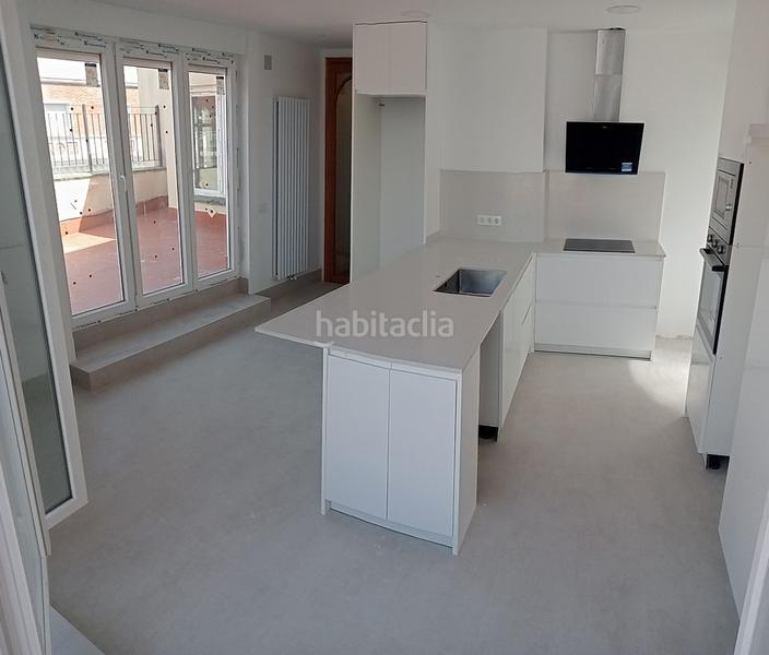 Foto b5bdc93f-c817-4e33-bd5f-d0e8e82128b6. Alquiler ático atico en alquiler en chamberí Almagro, 3 dormitorios. en Madrid