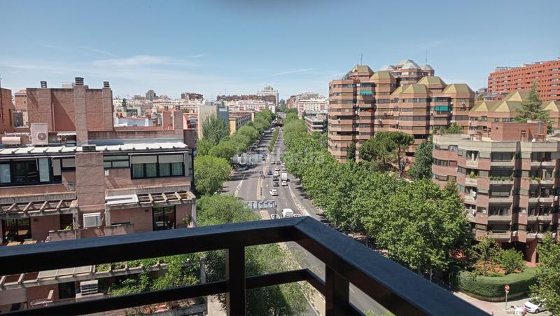 Foto 60c19a21-b32f-4913-ae5d-fc13831b456a. Lloguer pis amb calefacció piscina a Hispanoamérica-Bernabéu Madrid