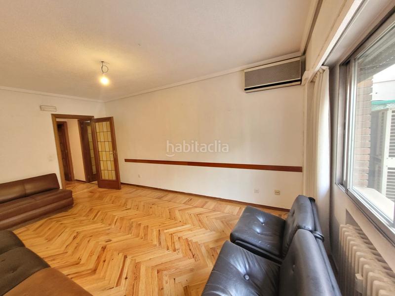 Foto 635a252e-84e9-457d-b8f2-fee25978f3ec. Miete büro in Castellana Madrid