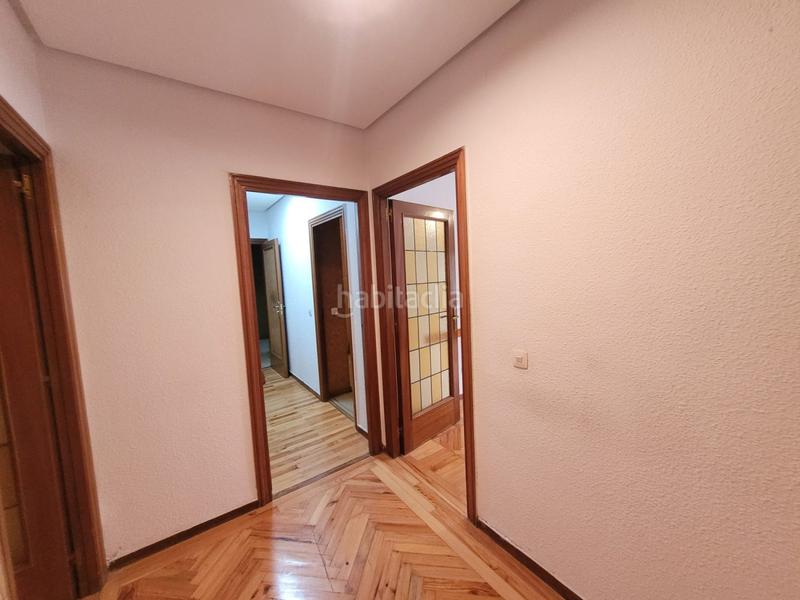 Foto c9f5d896-e2da-485f-a07d-79f7ded25120. Miete büro in Castellana Madrid