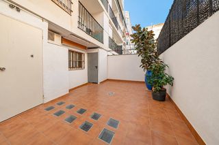 Apartament  Calle jose esteve. Vivienda amplia y bien distribuida