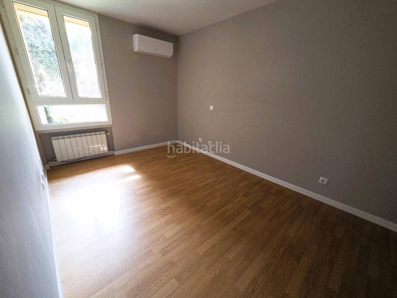 Foto 20fa2f04-cacf-43db-957b-b214e47da053. Rent towny house in paseo de los parques 38 in Encinar de los Reyes La Moraleja
