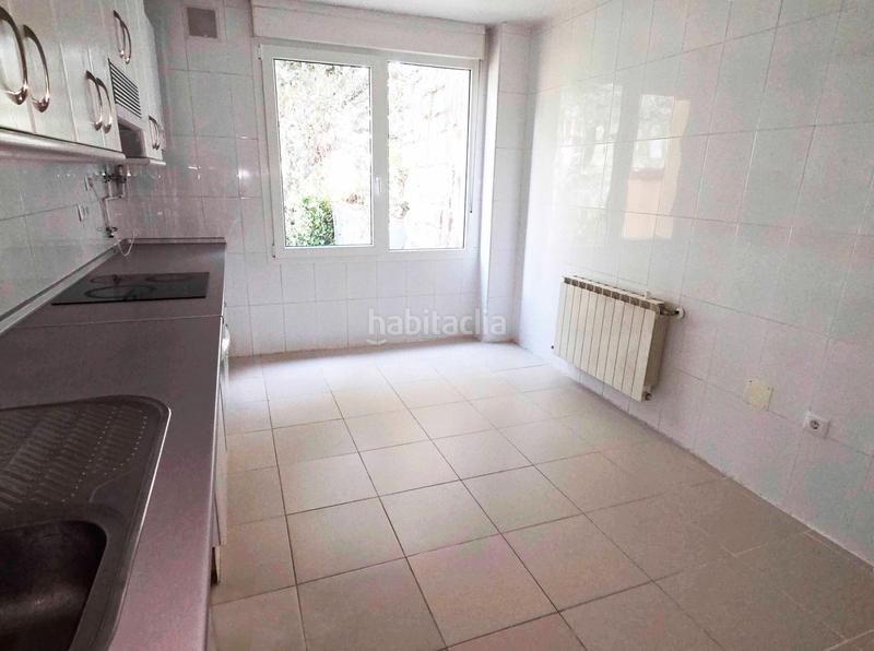 Foto 348c77c0-1c1f-4d67-b061-ad1e21f497c8. Rent towny house in paseo de los parques 38 in Encinar de los Reyes La Moraleja