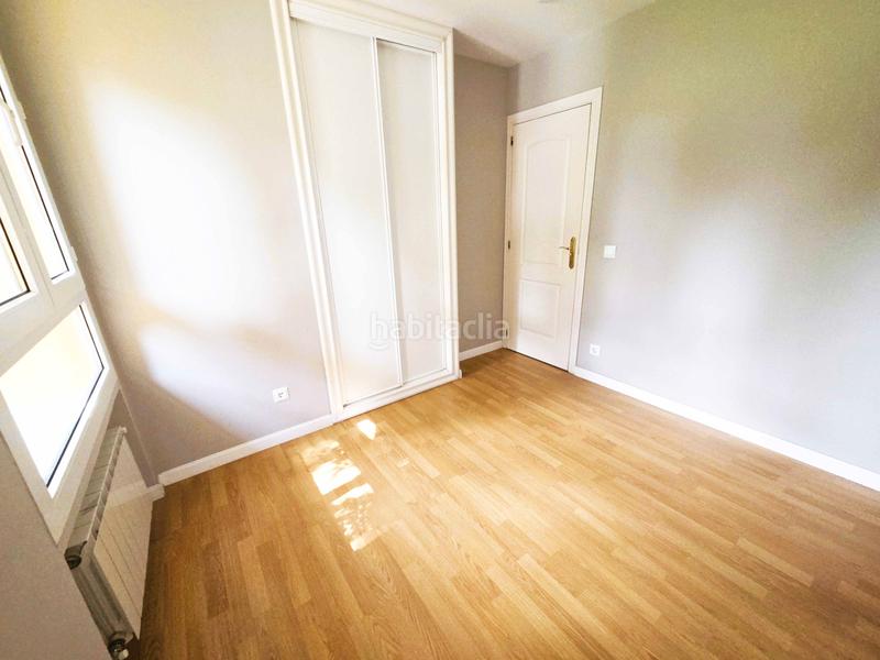 Foto 78c40dc7-b9c2-4cb0-ac98-9eb6dda63c21. Rent towny house in paseo de los parques 38 in Encinar de los Reyes La Moraleja