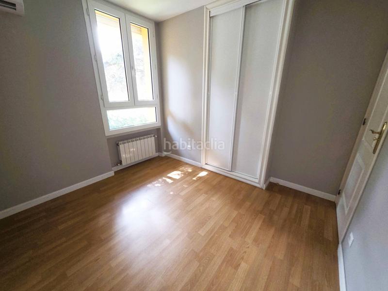 Foto 9f0b82e1-19ca-4c2e-b055-e52d59352eff. Rent towny house in paseo de los parques 38 in Encinar de los Reyes La Moraleja