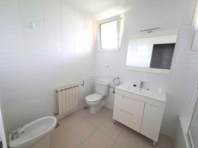 Foto b60461f8-687e-4d13-9779-0c920fb6961a. Rent towny house in paseo de los parques 38 in Encinar de los Reyes La Moraleja