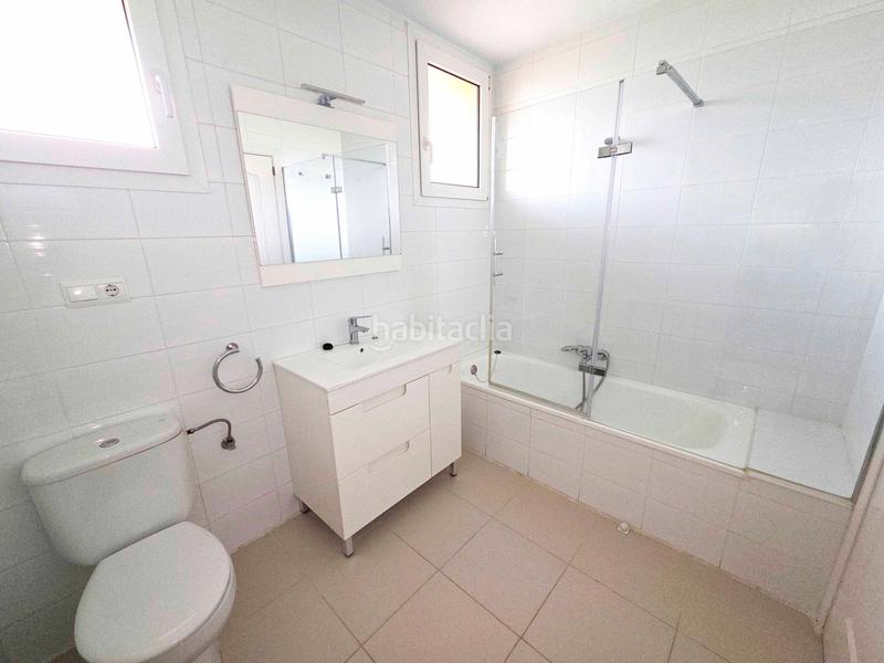 Foto e6bbc2e9-01d1-4070-9ccf-955ed278e32d. Rent towny house in paseo de los parques 38 in Encinar de los Reyes La Moraleja