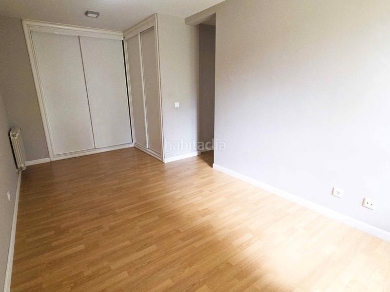 Foto fabc59b5-be00-4951-935e-ae5abfe976b4. Rent towny house in paseo de los parques 38 in Encinar de los Reyes La Moraleja
