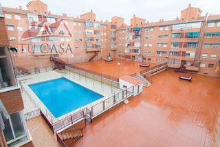 Rent Flat in Santa María de Benquerencia. Piso en alquiler 4 dormitorios con garaje y piscina