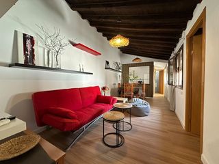 Miete Etagenwohnung in Casco Histórico. Ático exclusivo de dos dormitorios con encanto, luz y terraza en