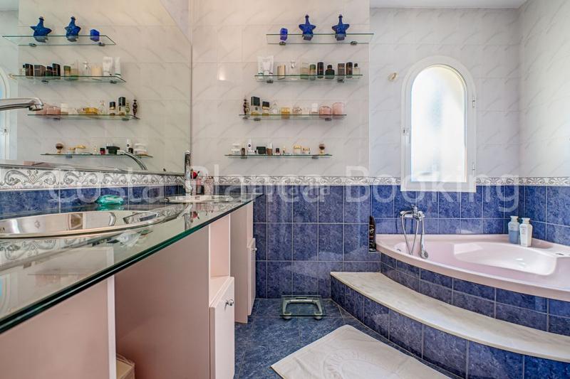 Foto 629ffedc-b2dd-4b8f-8af7-d51c6c9e6ef6. Chalet con parcheggio piscina in L´Albir Alfàs del Pi (l´)