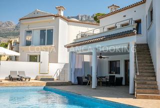 Xalet a Altea la Vella. Chalet en venta en urbanizaciones, 7 dormitorios.