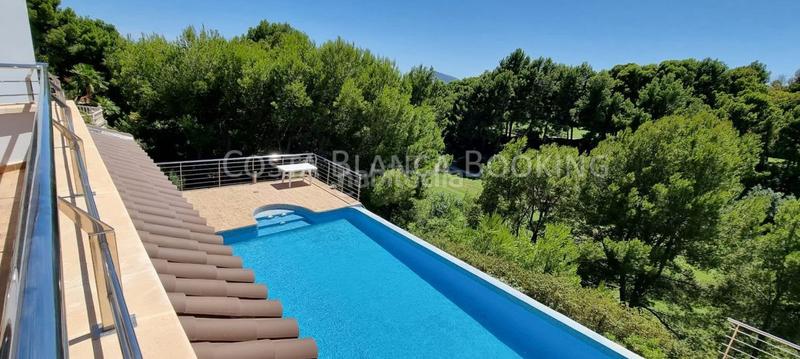 Foto 4805cf84-e6c4-4257-97cd-02c6376208a6. Chalet con riscaldamento parcheggio piscina in Altea la vella Altea