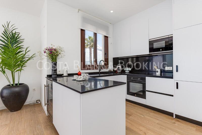 Foto 7e7f58ed-9f86-4fb7-9a5e-3232f106c974. Xalet amb calefacció aparcament piscina a Finestrat pueblo Finestrat