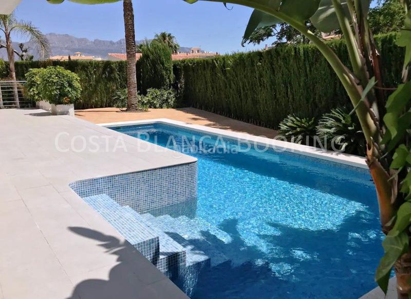 Foto 89064fdf-6649-4f39-a712-77609a3070f8. Xalet amb calefacció aparcament piscina a L´Albir Alfàs del Pi (l´)