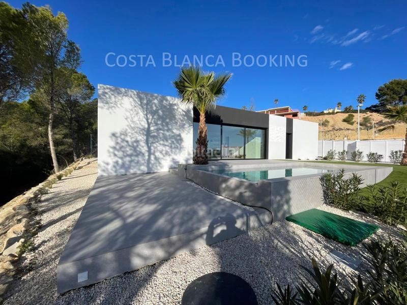 Foto 5721d71a-0c1c-477e-8e54-b1c24e0c7e04. Chalet  en venta en urbanizaciones, 2 dormitorios. en Alfàs del Pi (l´)