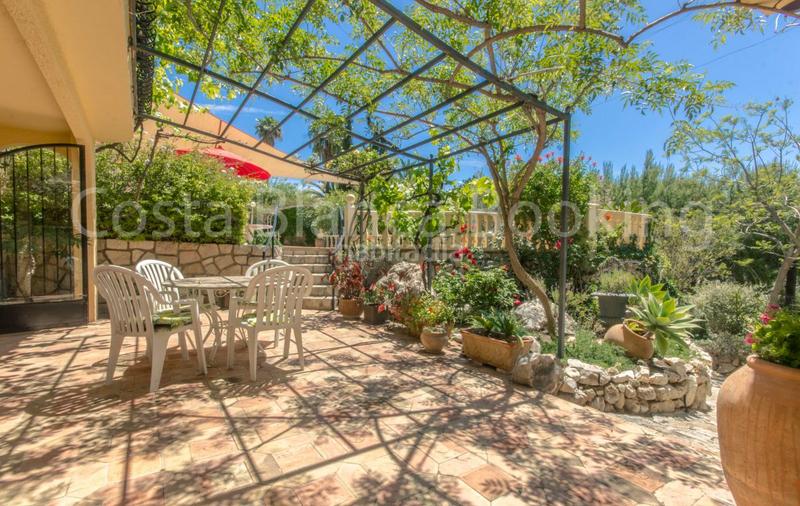 Foto 45c1dbe8-1fcd-4307-85b5-2b51f1f9d187. Chalet avec chauffage parking piscine dans Altea la vella Altea