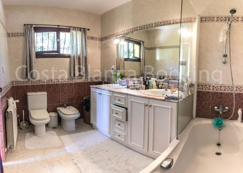 Foto 8ae42b45-a76e-46e9-8dd1-31c7e03efbf1. Chalet avec chauffage parking piscine dans Altea la vella Altea