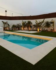 Chalet in Pueblo-Ubanizaciones. Chalet en venta en alfas del pi l, 3 dormitorios.