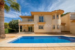 Xalet a L´Albir. Chalet en venta en urbanizaciones, 4 dormitorios.