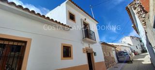 Xalet a Altea Ciudad. Chalet en venta en pueblo, 4 dormitorios.