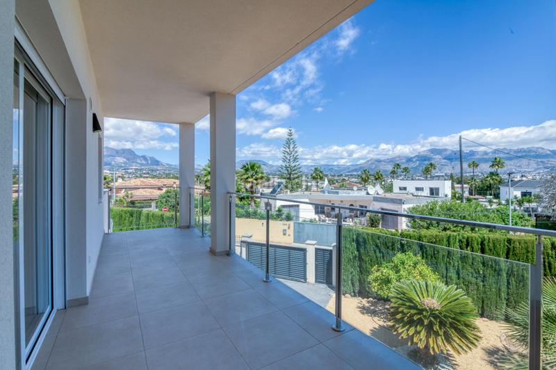 Foto 5304fbd6-366f-47cd-ab31-9b029a7a1d5a. Xalet amb calefacció aparcament piscina a L´Albir Alfàs del Pi (l´)