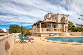 Chalet en Escandinavia-Cautivador. Chalet en venta en colonia escandinaviacautivador, 4 dormitorios