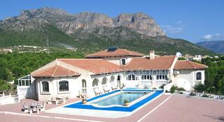 Chalet en Coloma. Chalet en venta en el copet, 11 dormitorios.