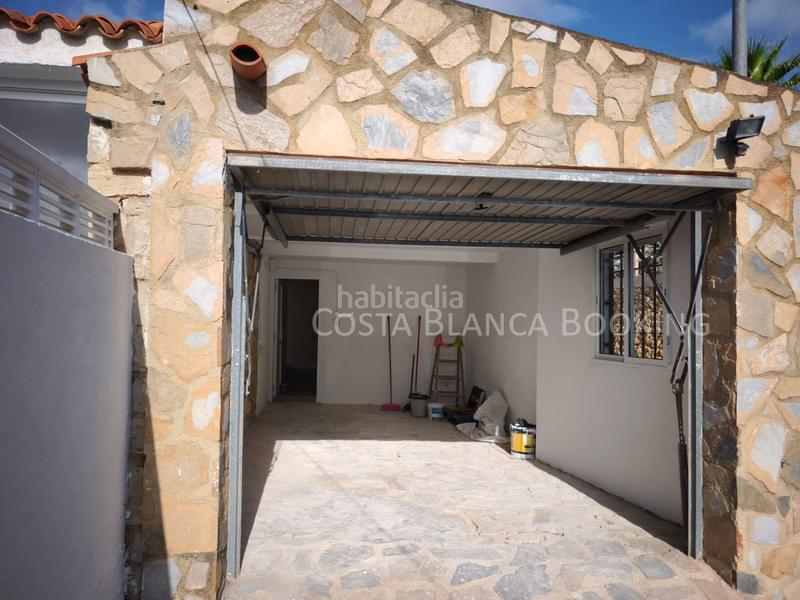 Foto 754bfdb0-6a75-4481-850f-3fb1cdc4bc2a. Chalet  en venta en montebello, 5 dormitorios. en Nucia (la)