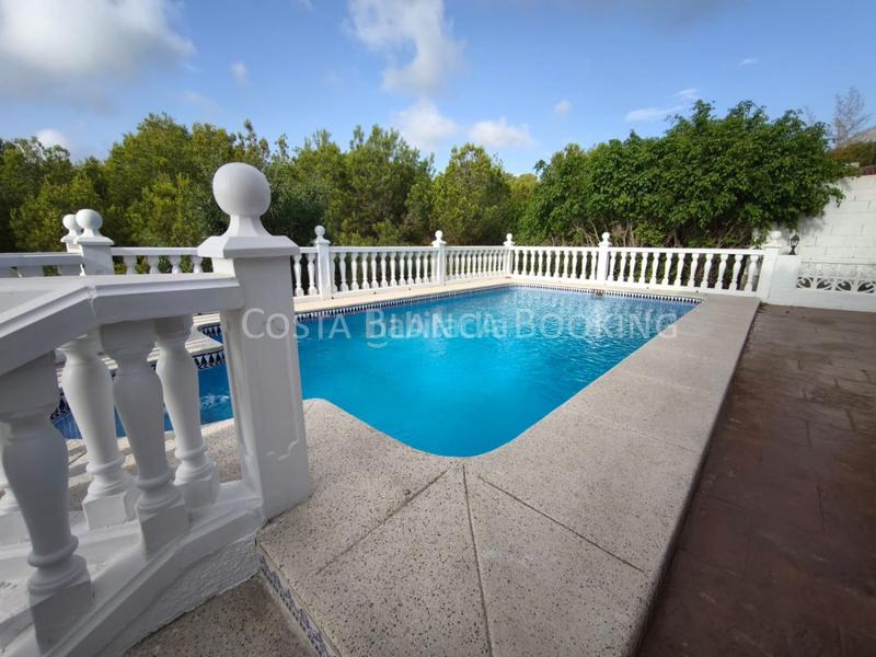 Foto 7b6c47f8-2424-455e-aa51-4800d0625627. Chalet  en venta en montebello, 5 dormitorios. en Nucia (la)