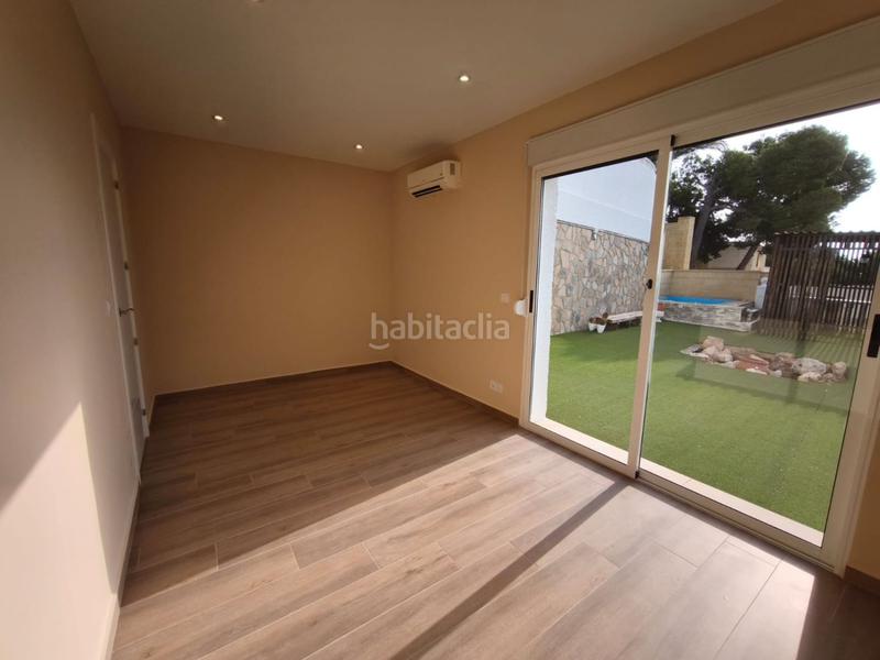 Foto ac8287e2-f6f3-47cc-84f5-208edcb95660. Chalet  en venta en montebello, 5 dormitorios. en Nucia (la)