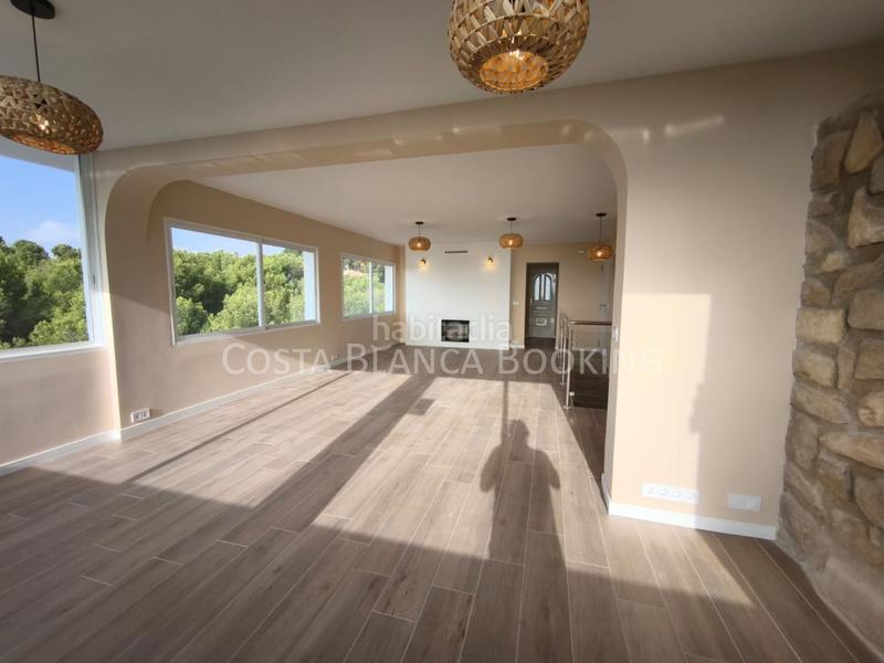 Foto bafc2178-c735-4a48-b91d-034960cbdc94. Chalet  en venta en montebello, 5 dormitorios. en Nucia (la)