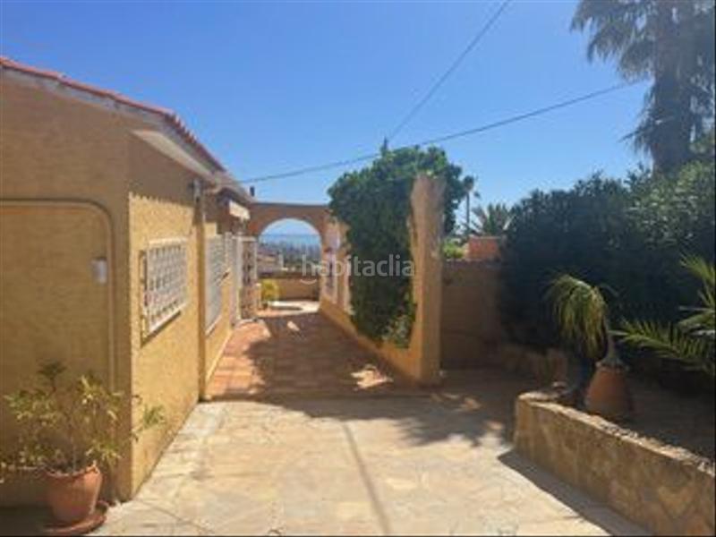 Foto a91c84f6-14db-4981-b650-e5e61b0d0d0e. Chalet  en venta en Coloma, 4 dormitorios. en Nucia (la)