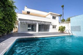 Xalet en LAlbir. Chalet en venta en centro, 4 dormitorios.