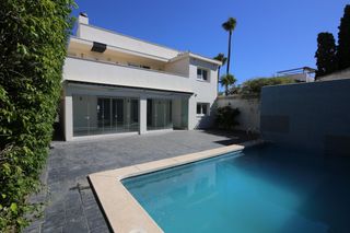 Chalet  Calle calle austral,. Exclusiva vivienda pareada reformada en una de las zonas más cén