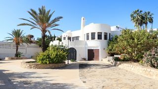 Chalet  Avenida avenida europa. Exclusiva villa con solárium y espectaculares vistas al mediterr