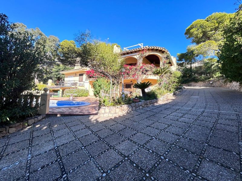 Foto f1574ac9-cf06-4166-979f-321cec636f12. Chalet exclusivo chalet con piscina privada en Altea la vella Altea