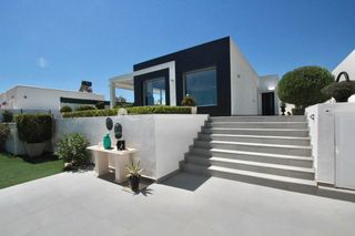 Xalet a La Alberca. Villa moderna unifamiliar en polop