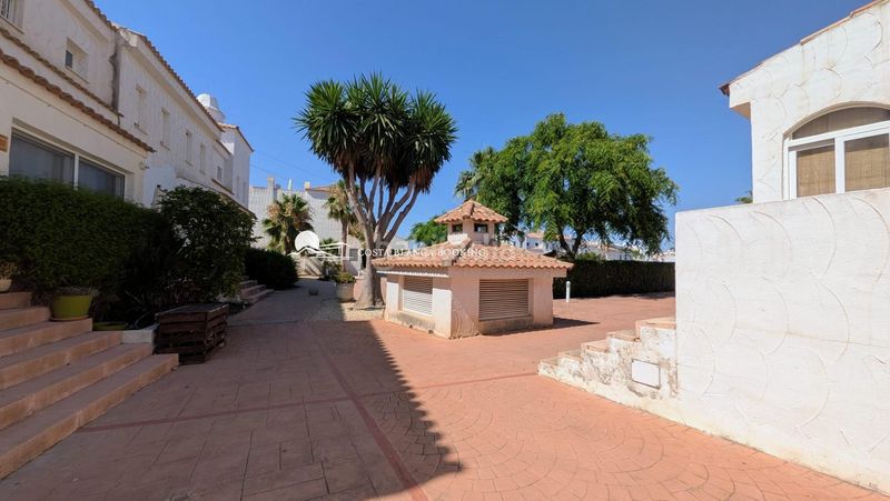 Foto abb6fb1c-7aae-40b7-9593-cd84238ded76. Casa amb aparcament piscina a Montebello - Nou Espai Nucia (la)