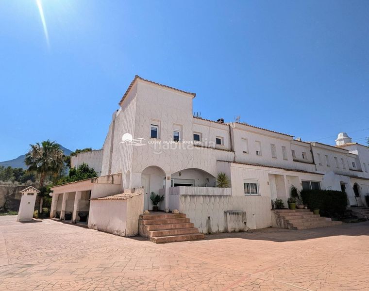Foto b9e79813-049a-41a8-9c73-a50e7800ceb8. Casa amb aparcament piscina a Montebello - Nou Espai Nucia (la)
